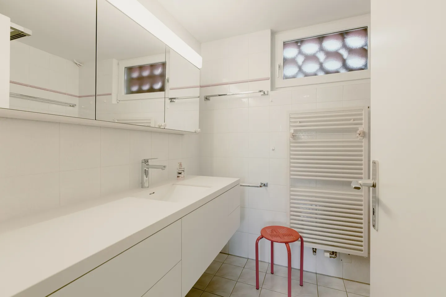 Affascinante casa bifamiliare con potenziale di sviluppo - Foto 8 di 13