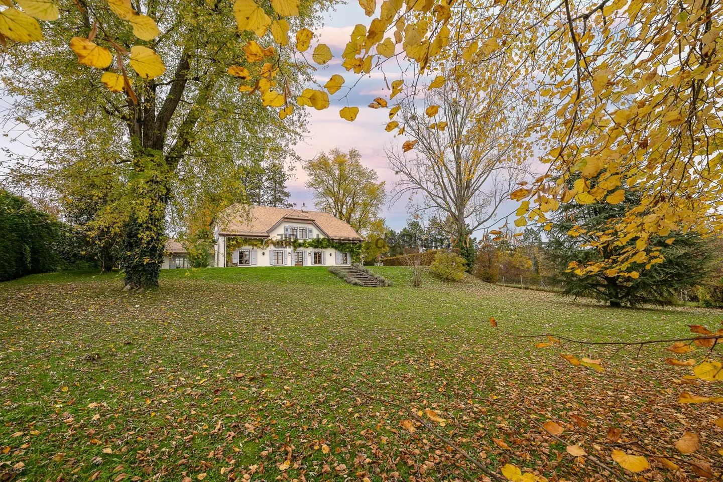 Vufflens-le-Château | Magnifica villa vaudoise ristrutturata con vista libera - Foto 1 di 9