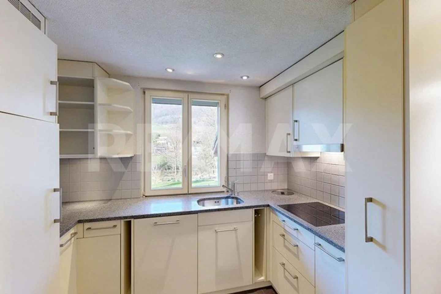 6.5 Room Single Family House in a Quiet Residential Area - Photo 7 of 13