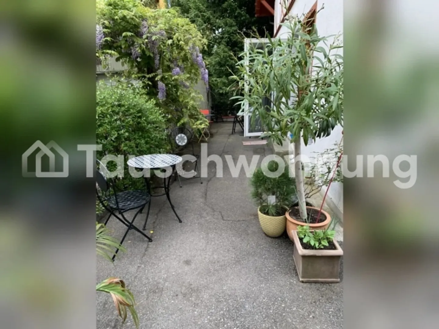 Old Building Apartment Small House (1st Floor and Garden PP included) - Photo 4 of 12