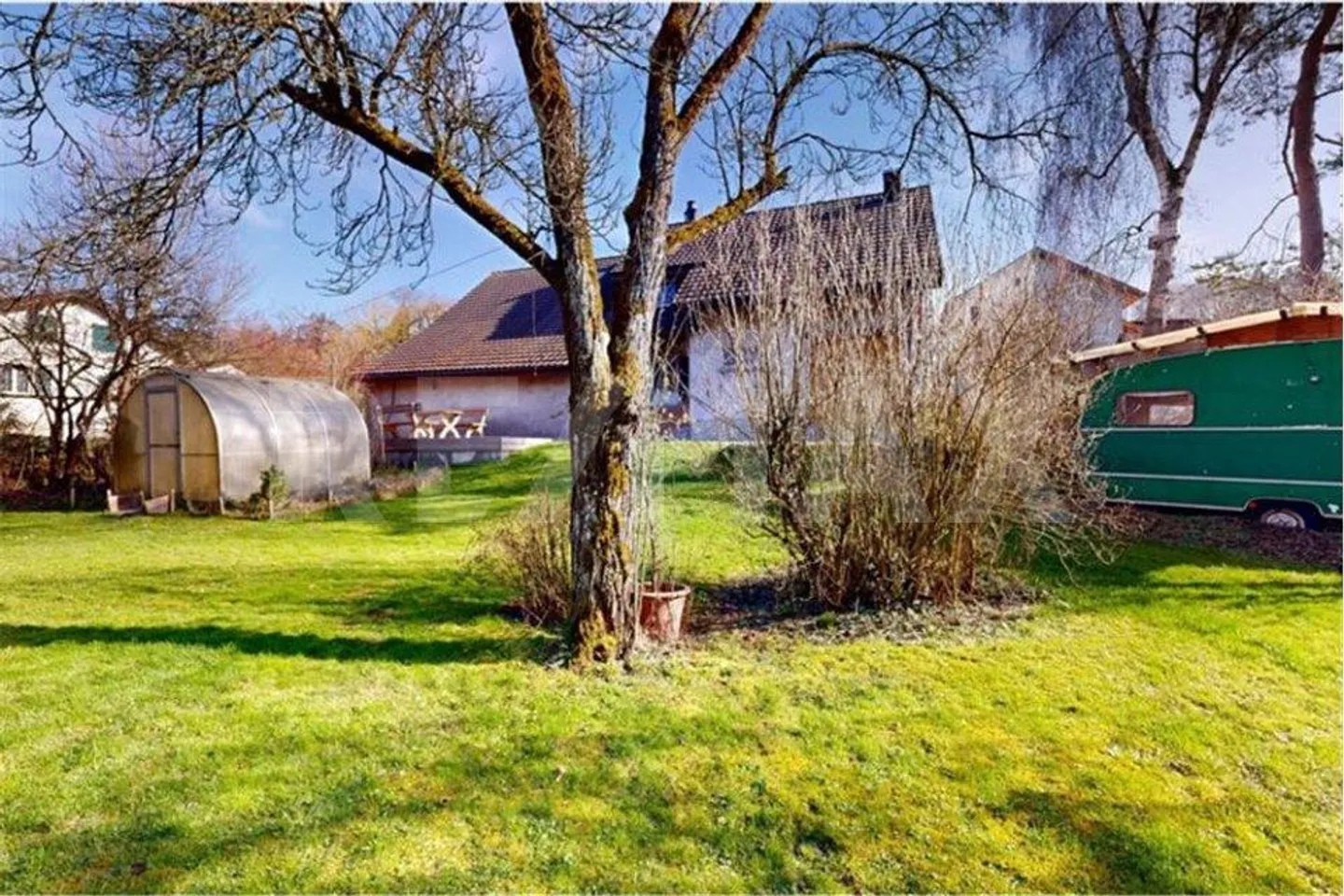 6.5 Room Single Family House in a Quiet Residential Area - Photo 10 of 13