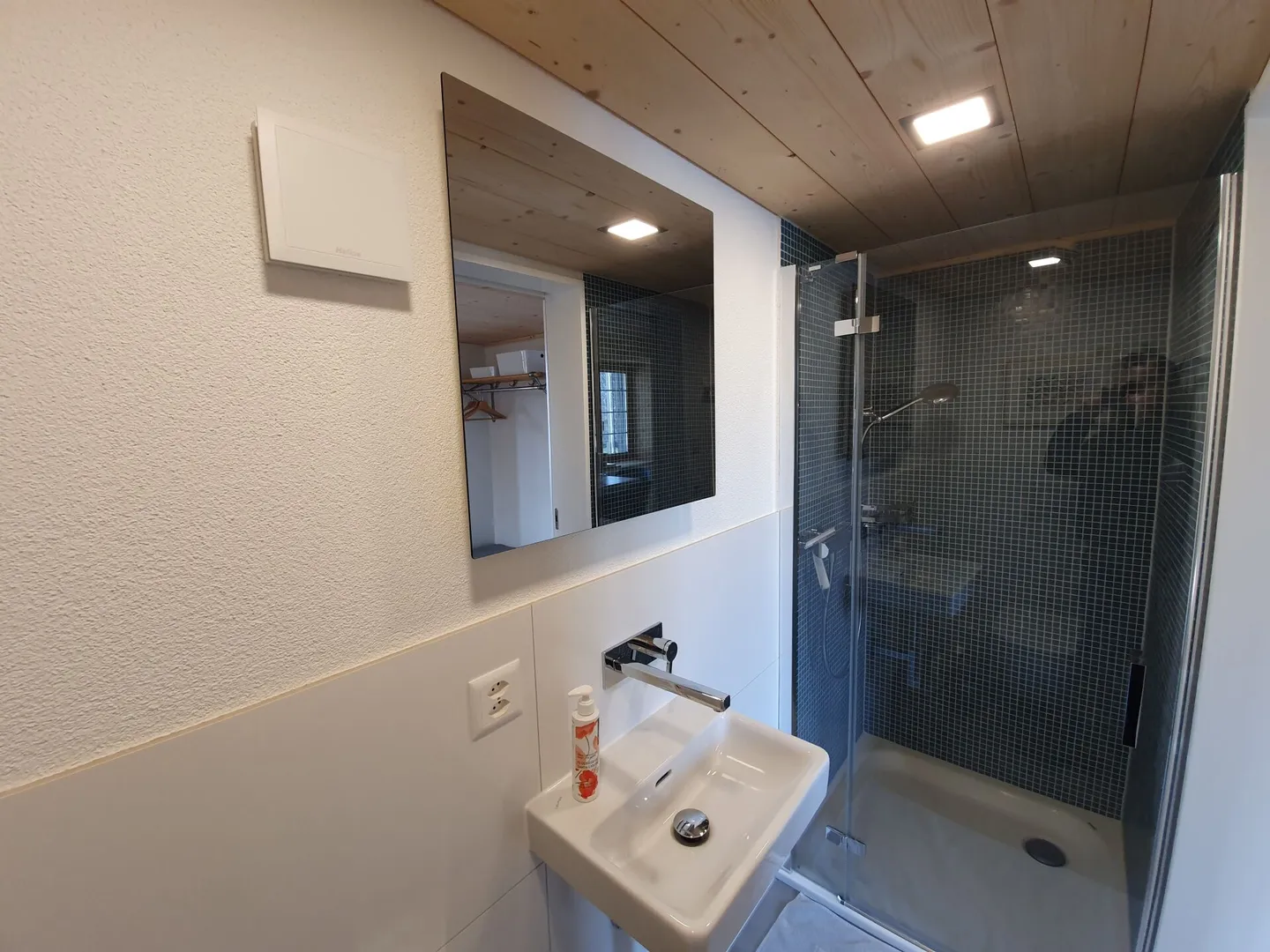 Grosszügige sanierte Liegenschaft mit Studio - Foto 30 von 32