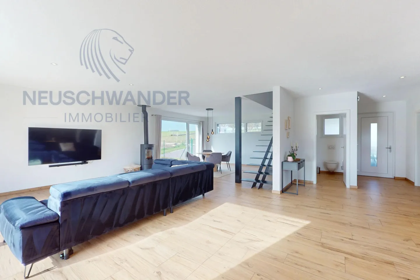 Contemporary villa with absolute comfort, close to nature - Photo 3 of 18