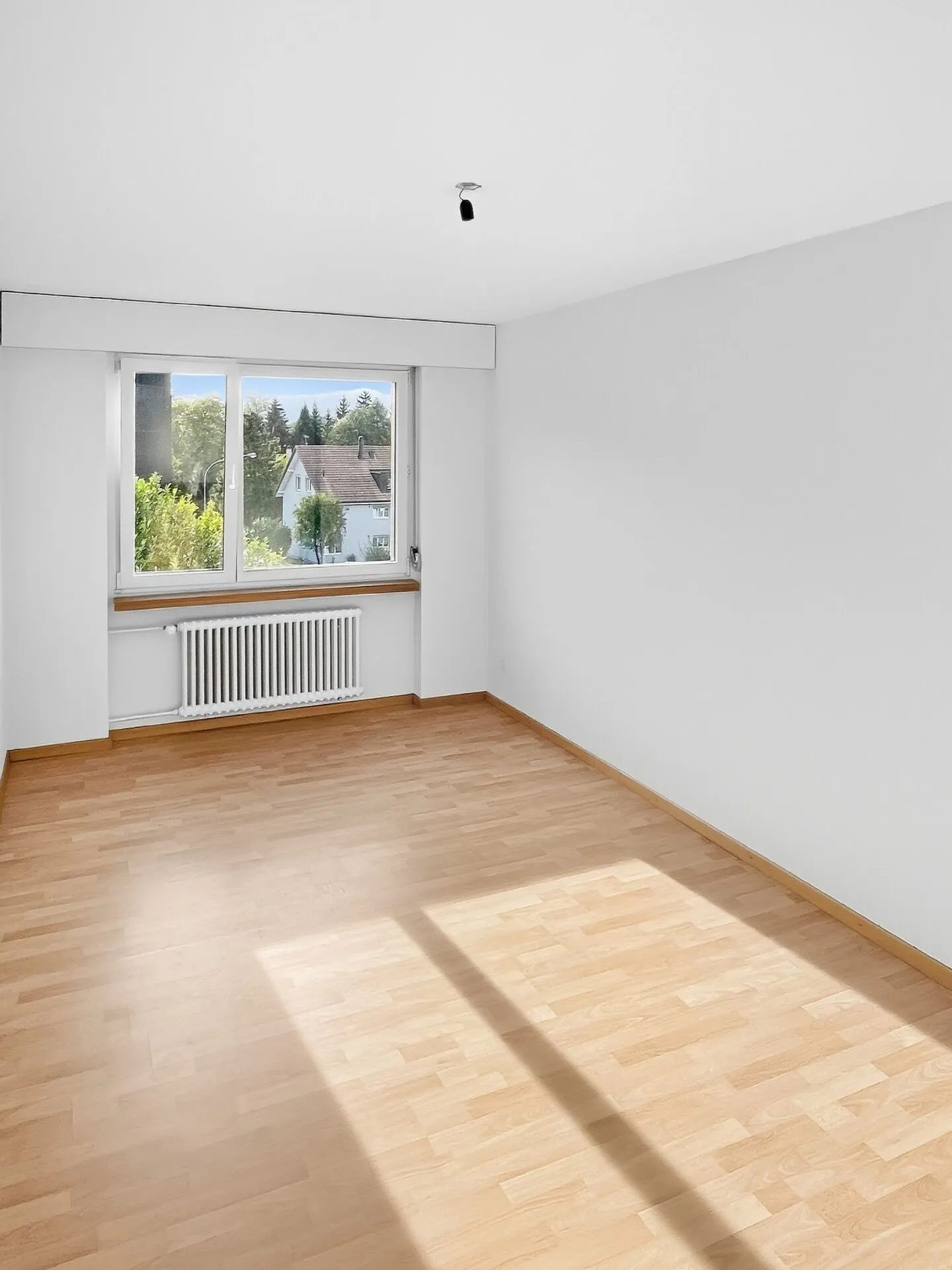 Appartamento 2.5 camere conveniente e accogliente in una posizione tranquilla - Foto 5 di 8