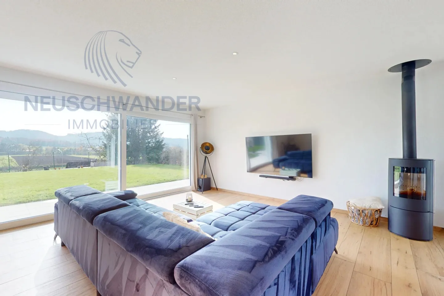 Contemporary villa with absolute comfort, close to nature - Photo 5 of 18