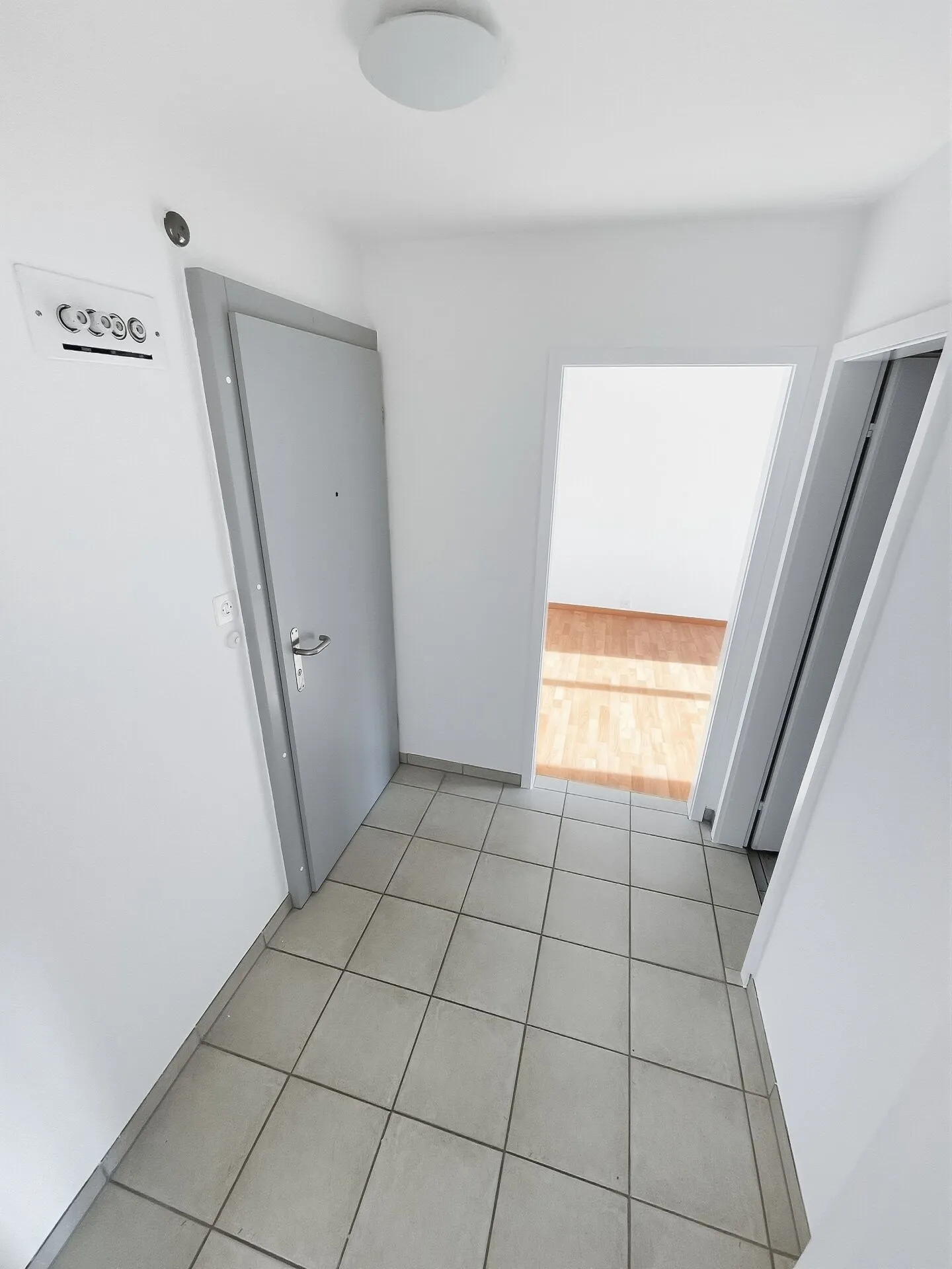 Appartamento 2.5 camere conveniente e accogliente in una posizione tranquilla - Foto 7 di 8