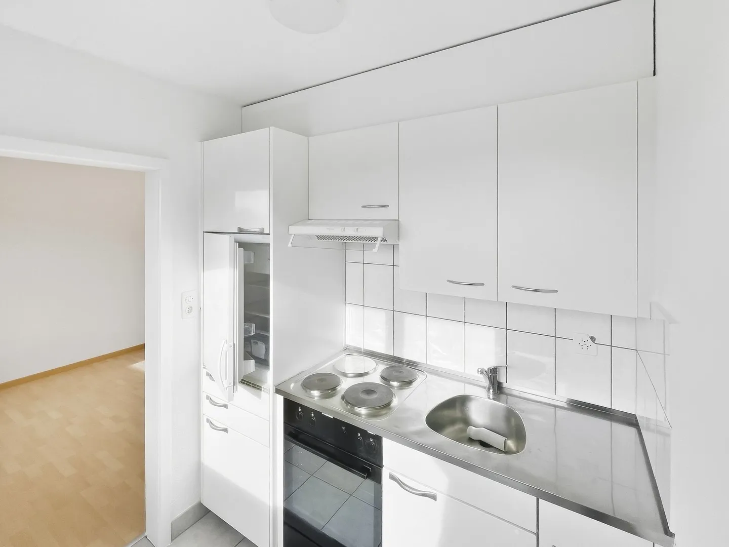 Appartamento 2.5 camere conveniente e accogliente in una posizione tranquilla - Foto 3 di 8