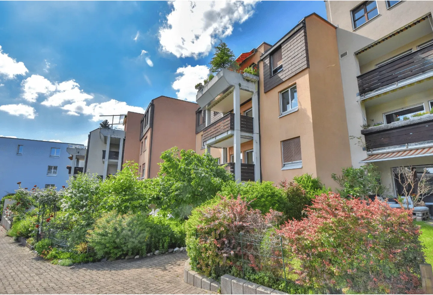 Neu renovierte 4.5-Zimmerwohnung in Zürich-Höngg mit attraktiver Weitsicht - Photo 4 of 15