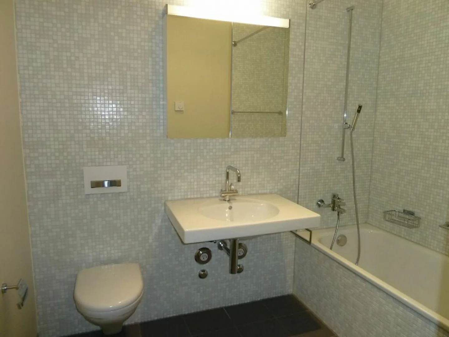 Westlink Plaza - Vivre avec une vue au 8ème étage - Photo 4 sur 5