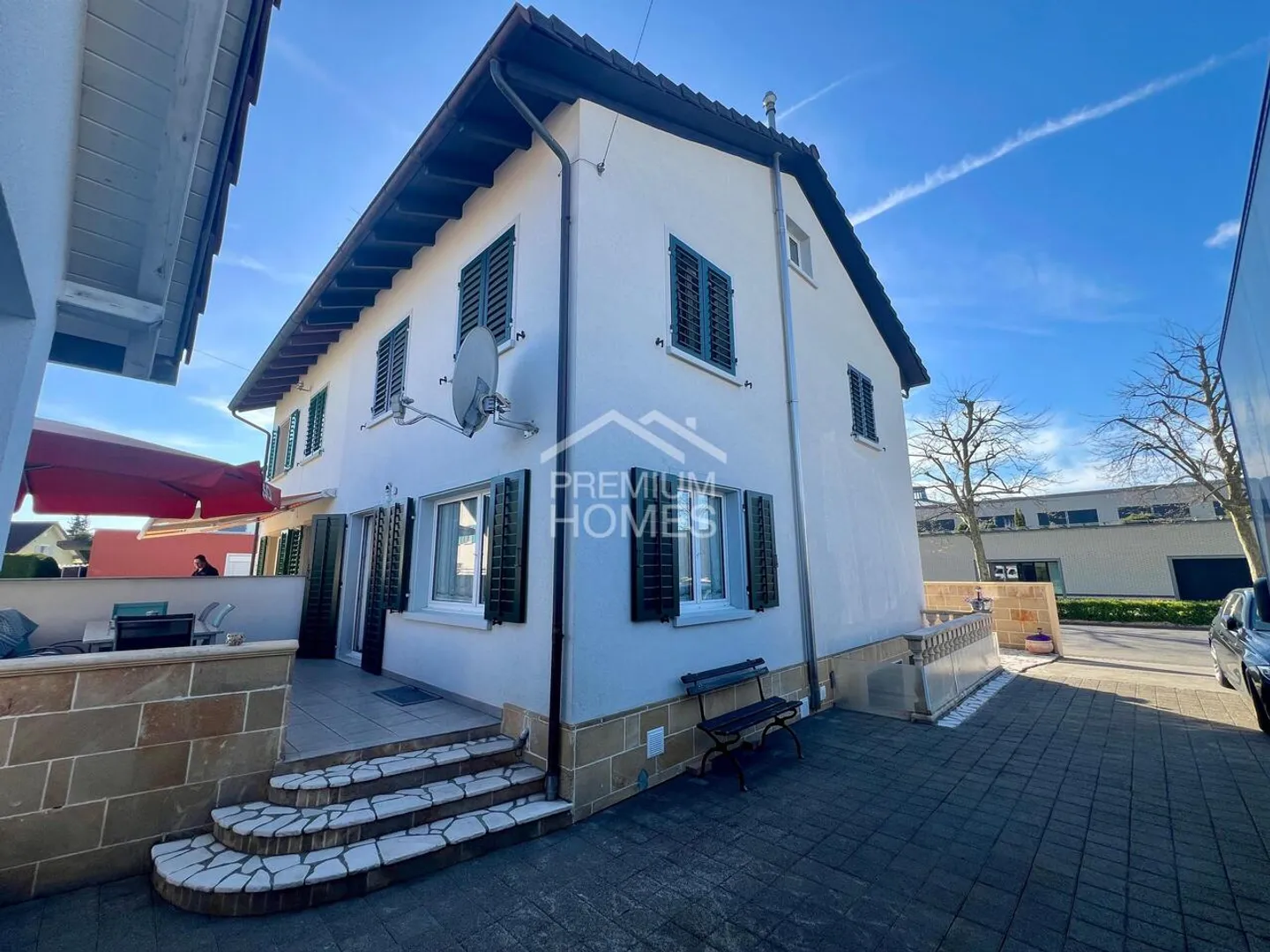Charming house with sunny garden and expansion potential - Photo 3 of 13