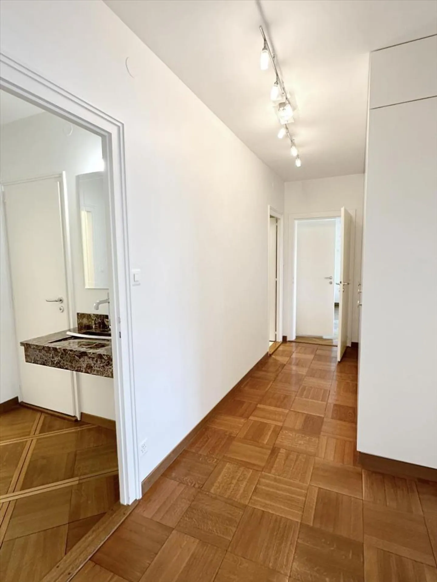 Appartement 7 pièces à Genève - Photo 5 sur 13