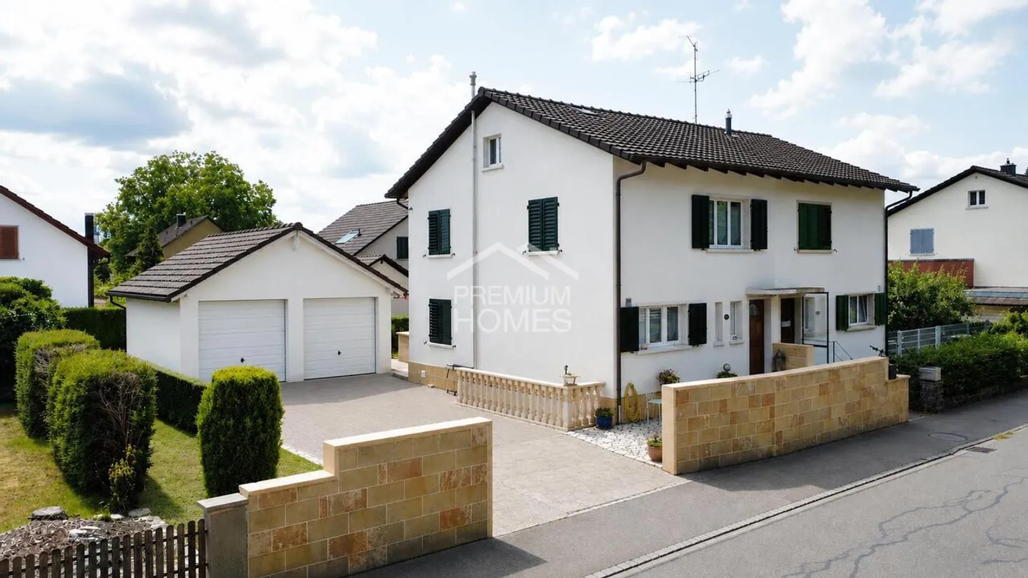 Charming house with sunny garden and expansion potential - Photo 2 of 13