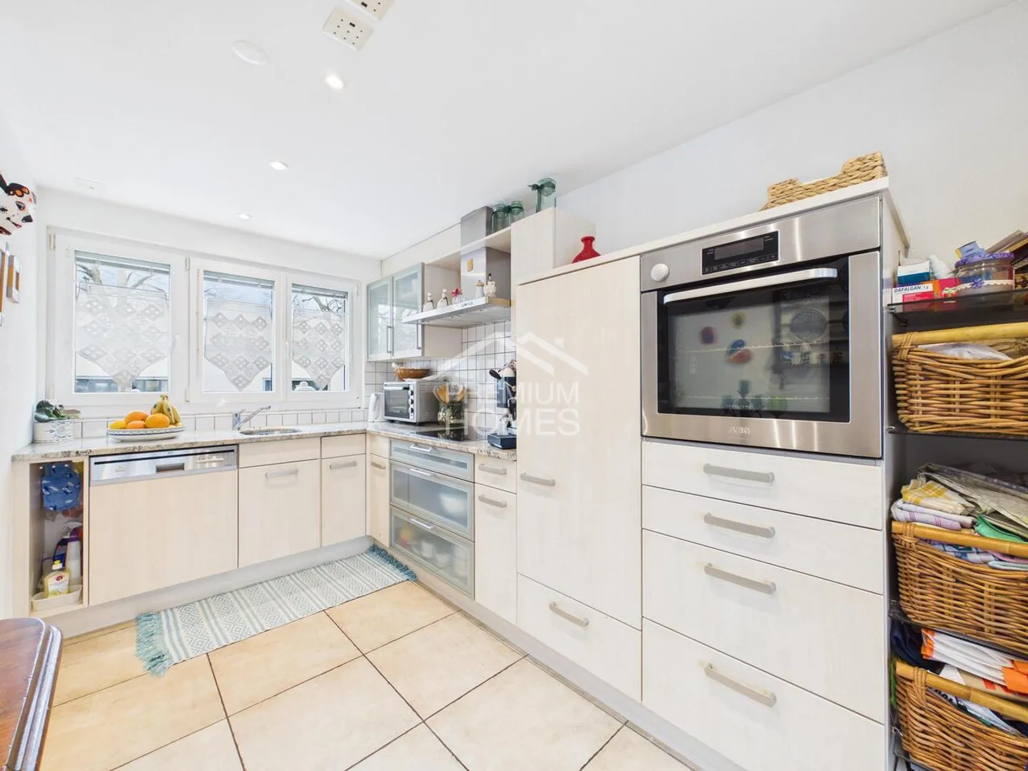 Charming house with sunny garden and expansion potential - Photo 10 of 13