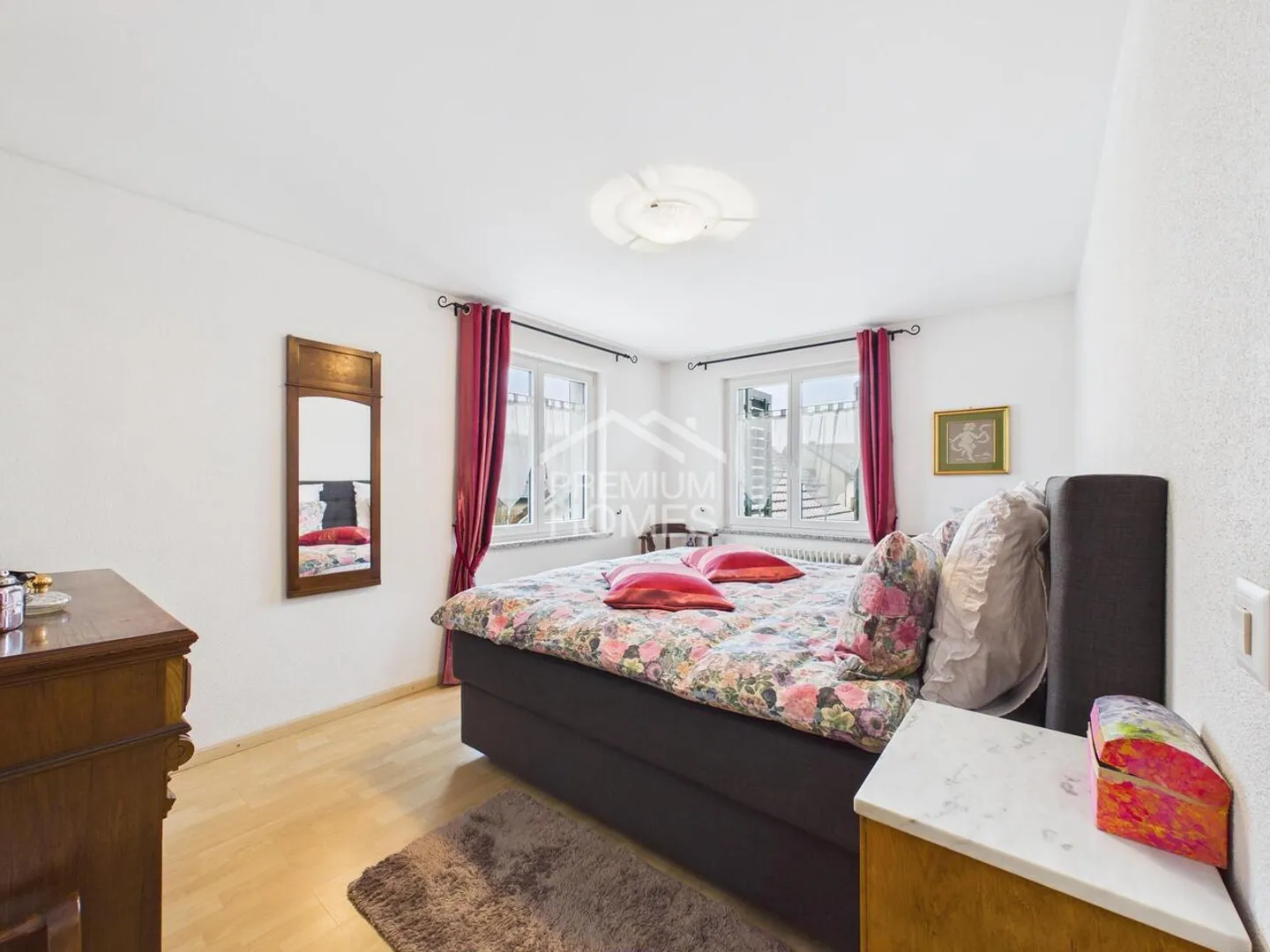 Charming house with sunny garden and expansion potential - Photo 12 of 13