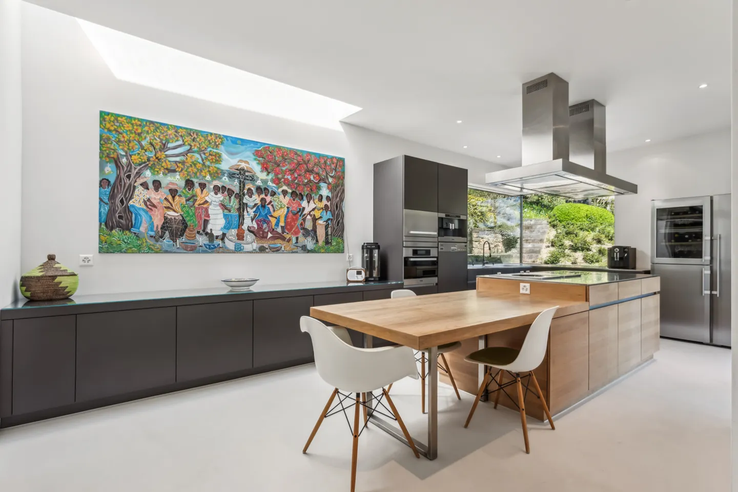 Experience the exceptional in a dream home in Vully - Photo 2 of 13