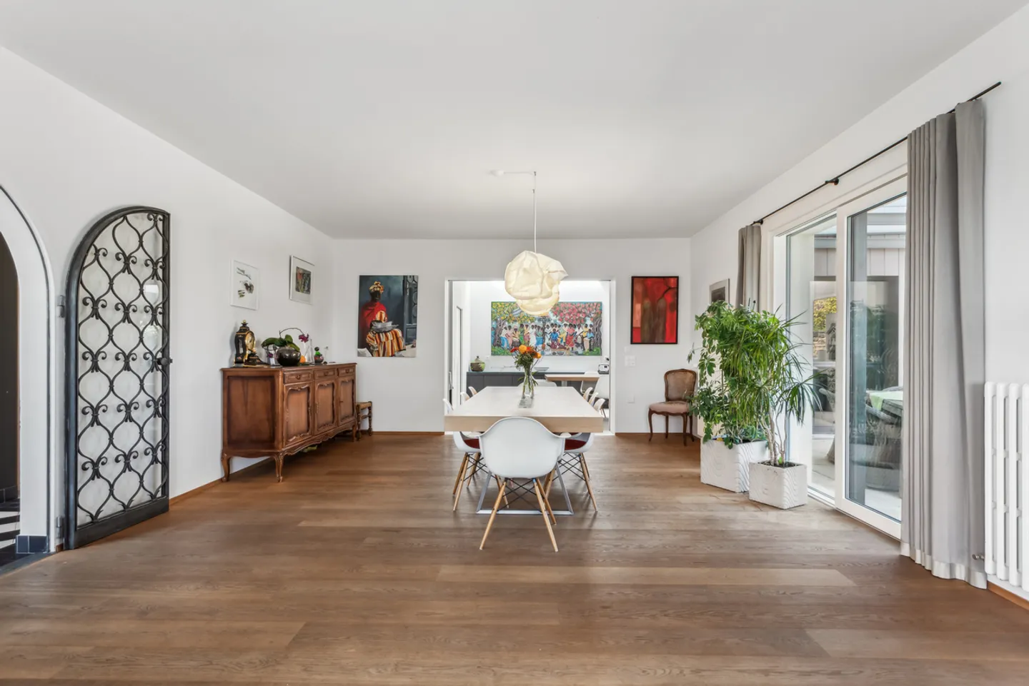 Experience the exceptional in a dream home in Vully - Photo 5 of 13