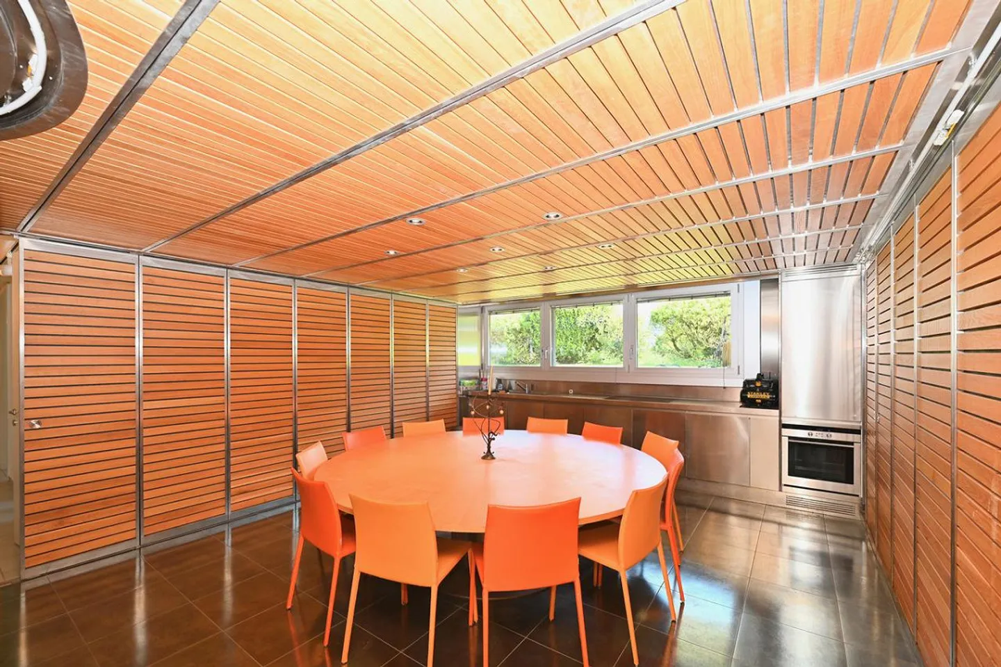 Villa Moderne Élégante Immergée dans le Vert avec Vue Panoramique sur le L... - Photo 25 sur 29