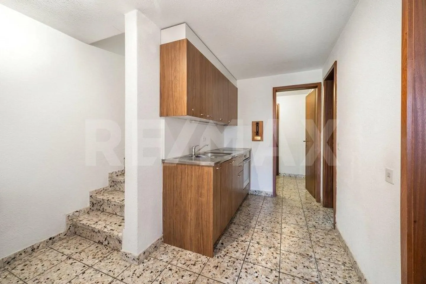Sunny 5½-Room Corner House with Privacy - Photo 12 of 13