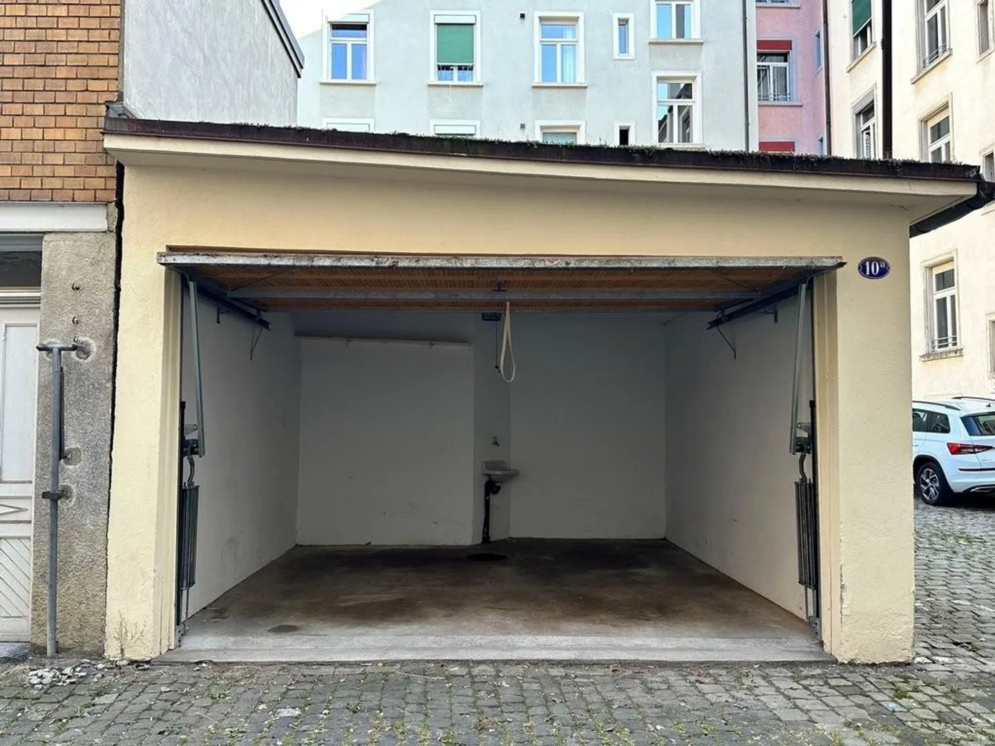 Doppelgarage Nähe Stadtzentrum - Foto 3 von 5