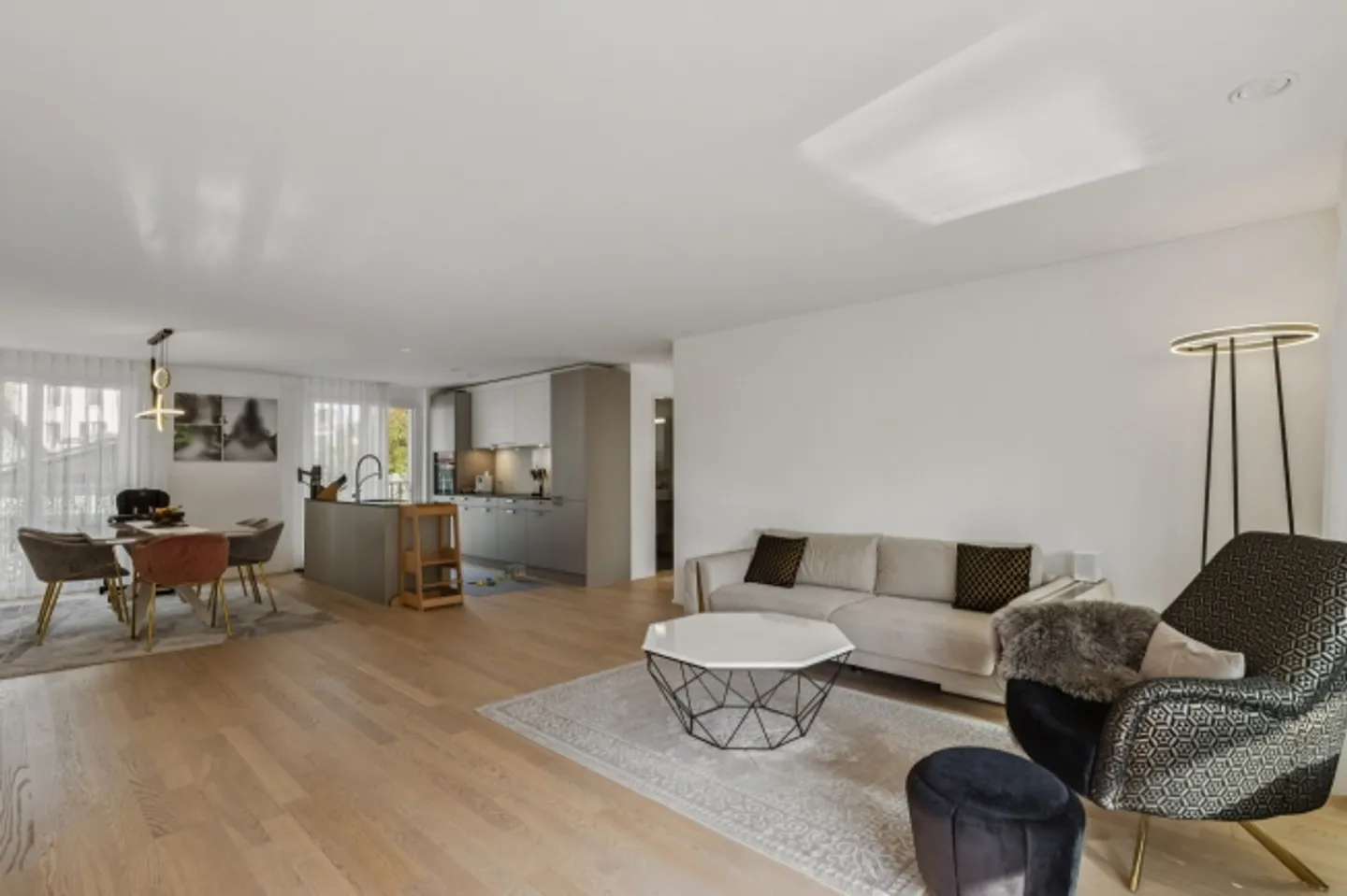 «Exklusive 4.5-Zimmerwohnung mit Balkon und Blick ins Grüne» - Foto 3 von 13