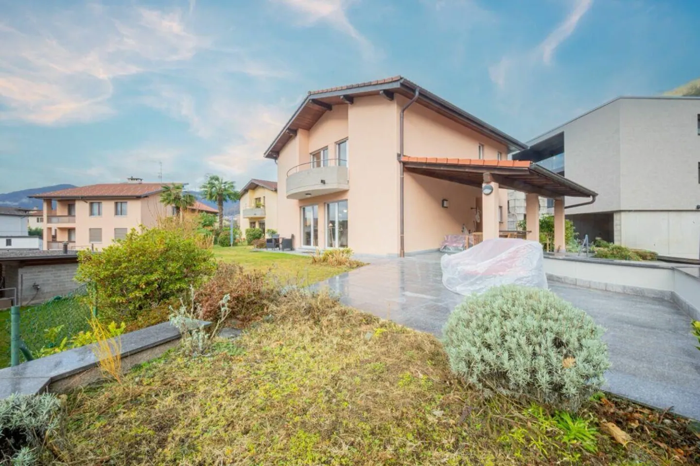 Belle maison individuelle avec jardin, nichée dans la tranquillité de Cagiallo - Photo 1 sur 14