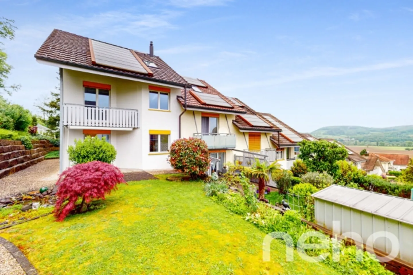 Very beautiful 6.5-room corner house in a quiet and elevated residential area - Photo 1 of 13