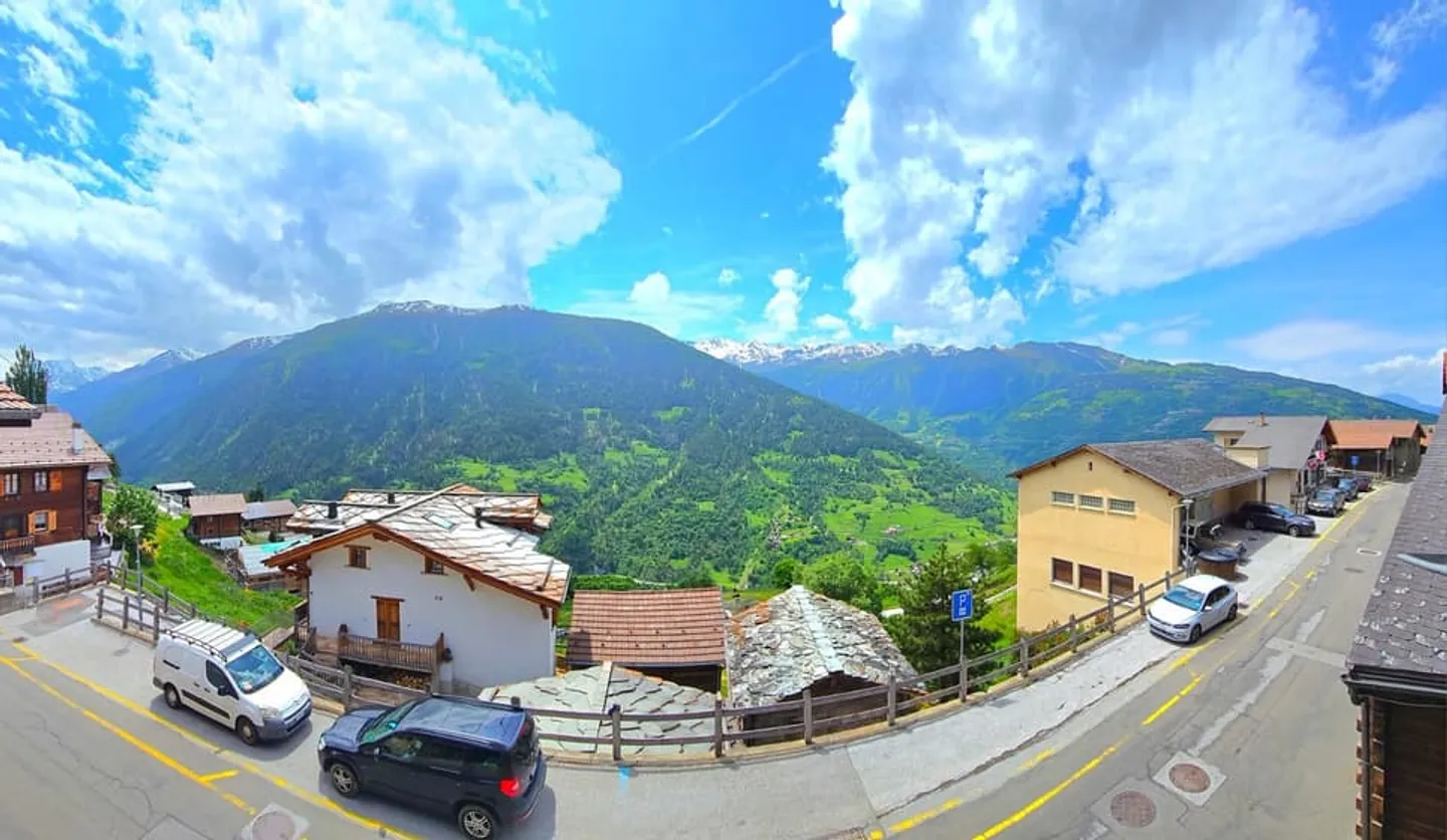 Charmante Duplexwohnung mit Terrasse, Panoramablick und Garage in St-Martin - Foto 3 von 13