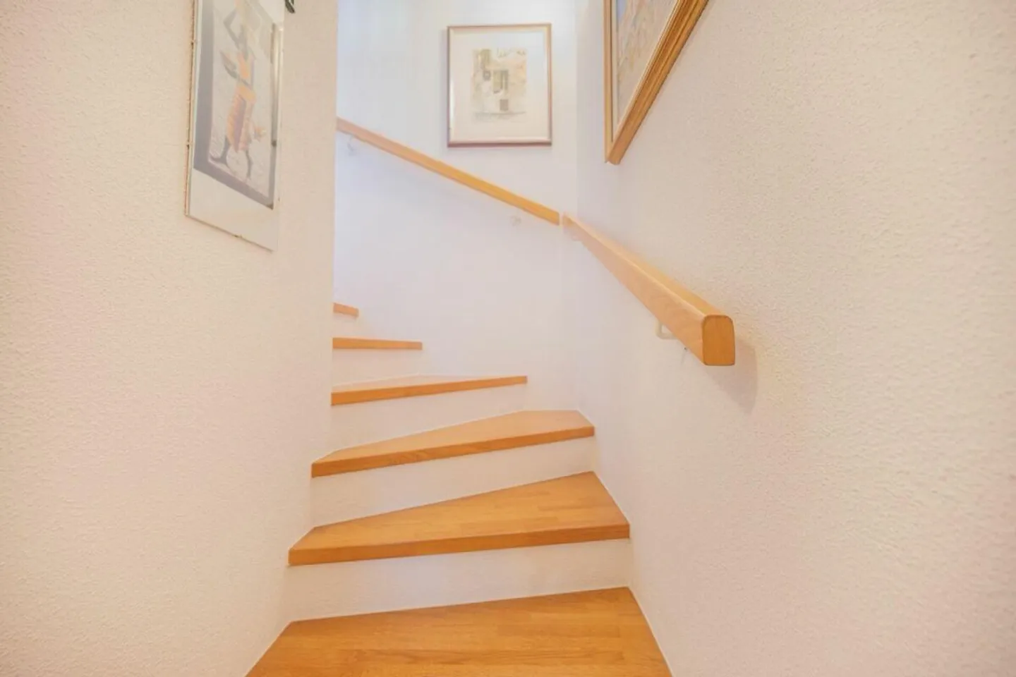 Belle maison individuelle avec jardin, nichée dans la tranquillité de Cagiallo - Photo 7 sur 14