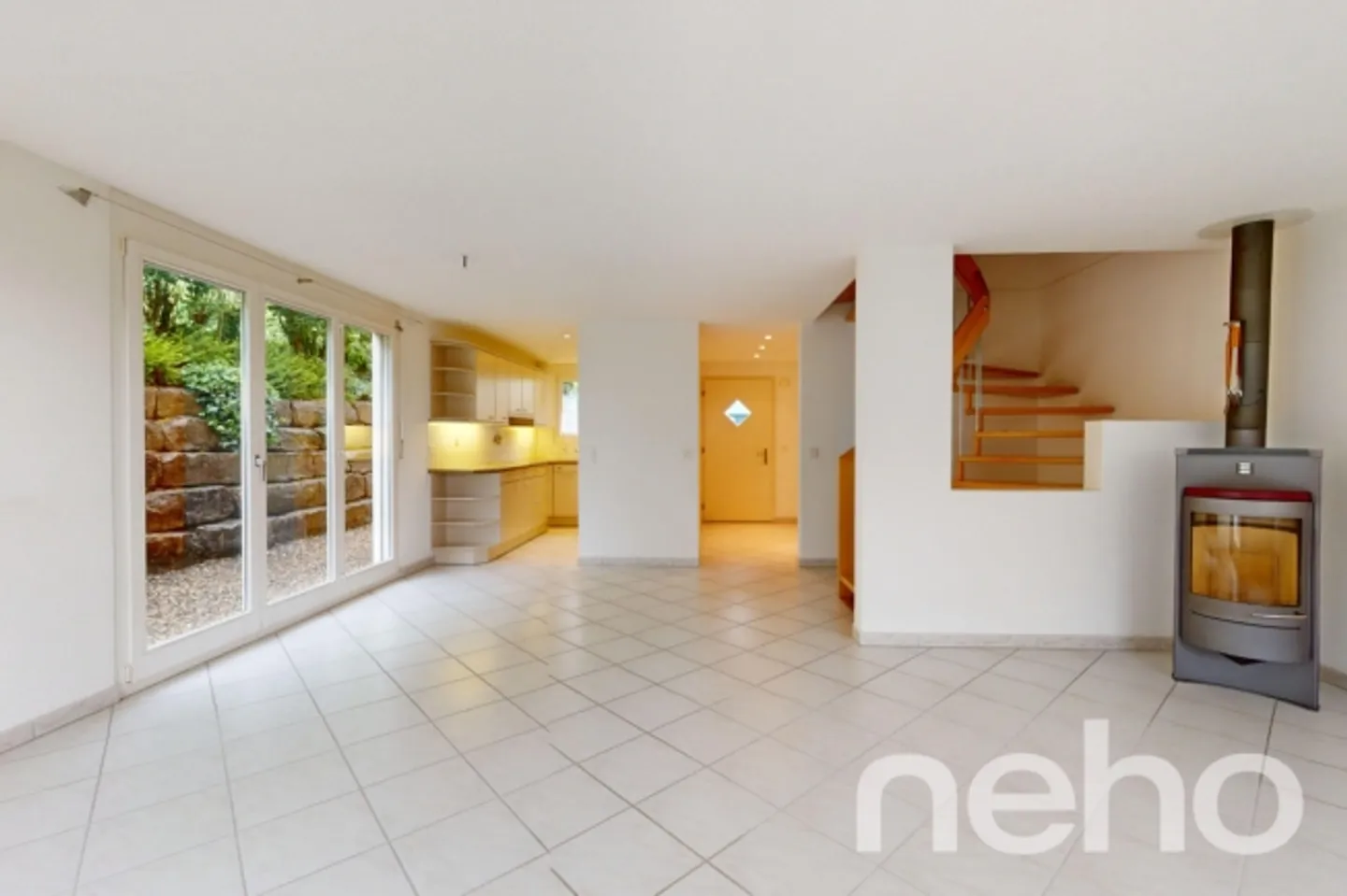 Very beautiful 6.5-room corner house in a quiet and elevated residential area - Photo 4 of 13