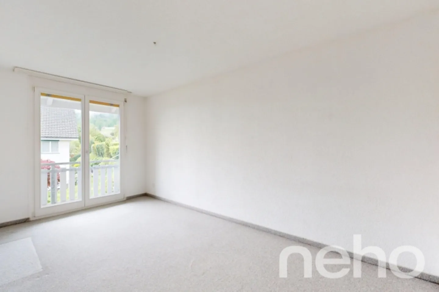 Very beautiful 6.5-room corner house in a quiet and elevated residential area - Photo 12 of 13