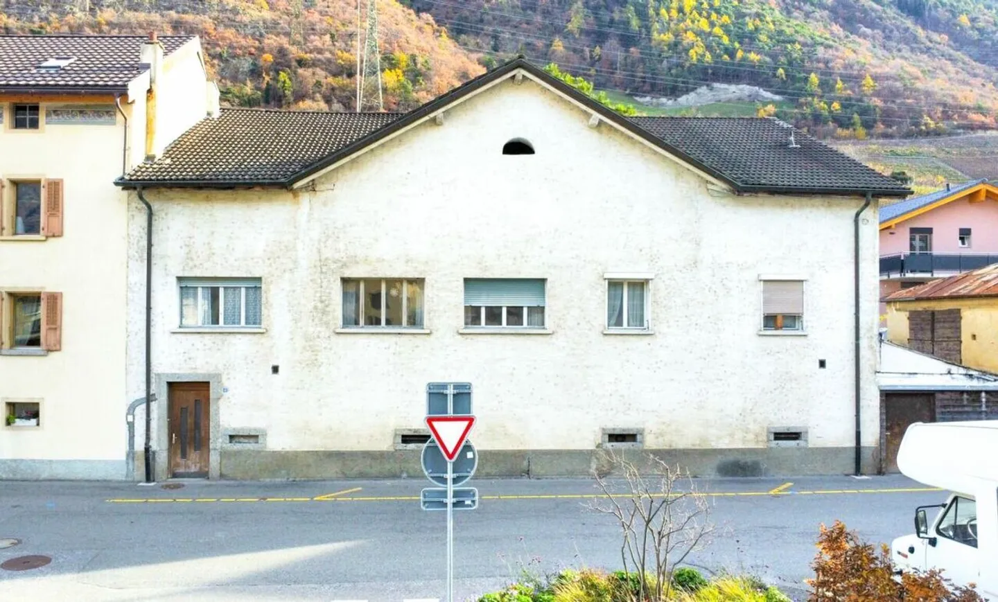 Edificio residenziale 26,5 stanze - Foto 3 di 9