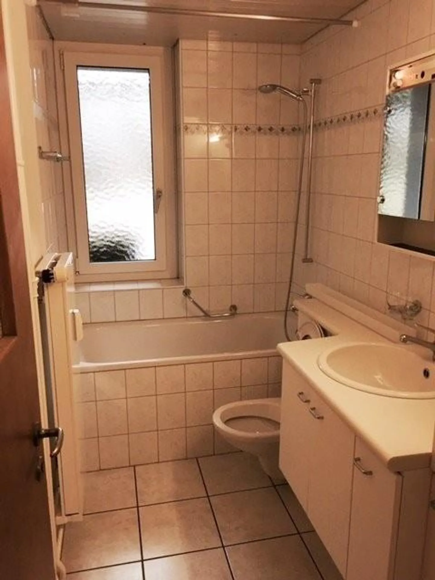Beautiful apartment in a great location between the train station and the Aare! - Photo 2 of 5