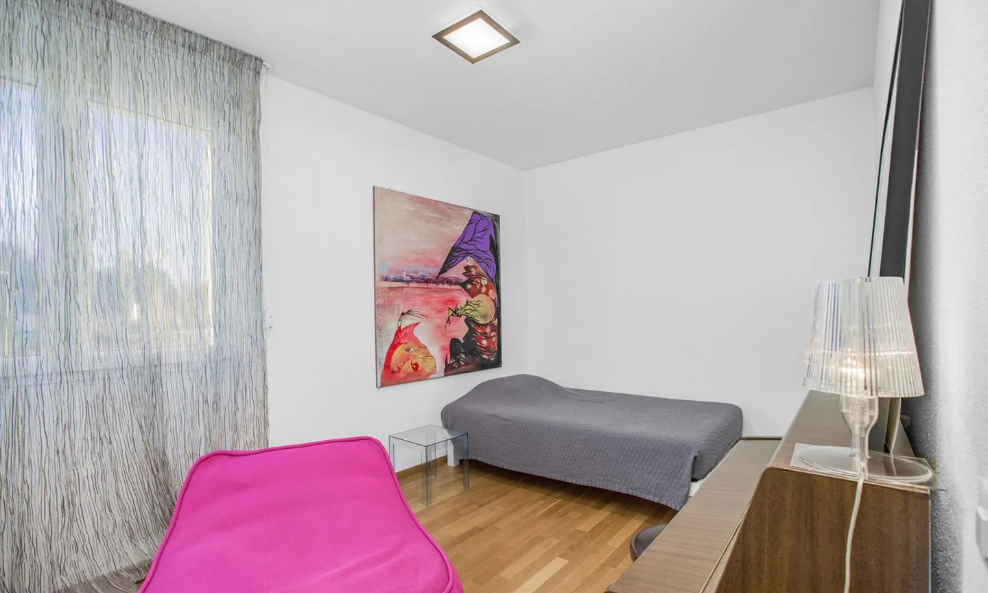 Appartement moderne de 5,5 pièces avec grande terrasse dans une zone verte à Stabio - Photo 7 sur 10