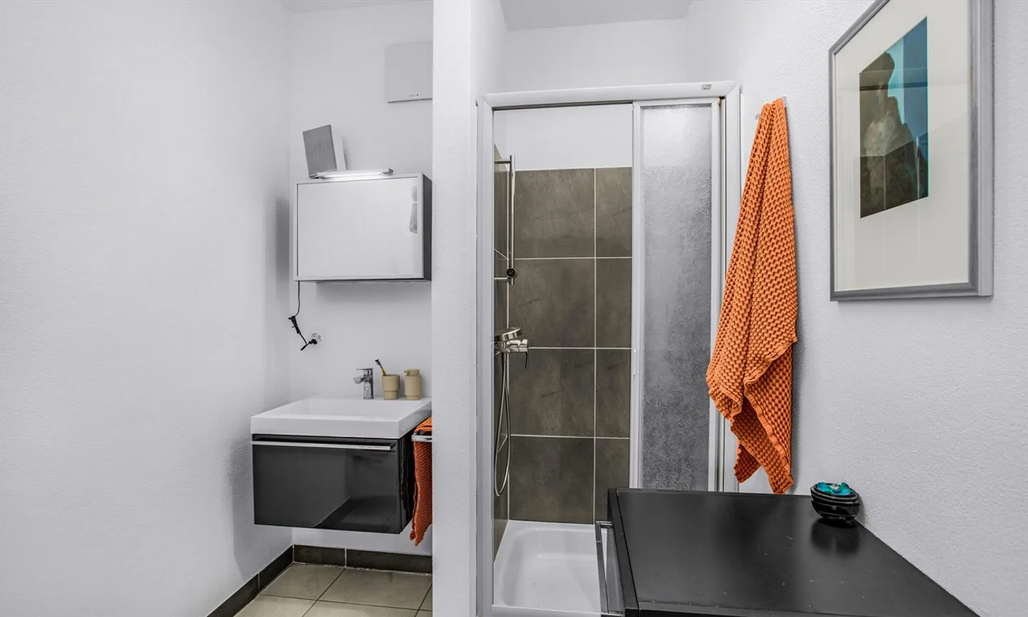 Appartement moderne de 5,5 pièces avec grande terrasse dans une zone verte à Stabio - Photo 9 sur 10