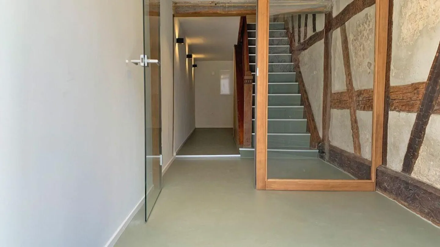 Exclusive 4-room apartment in beautiful Herblingen - Photo 2 of 13