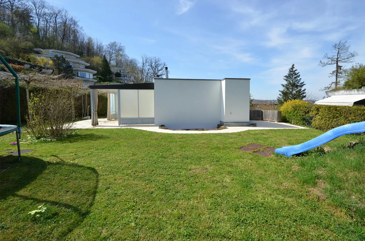 Casa unifamiliare moderna di 4,5 locali in una posizione tranquilla di Münchenstein - Foto 3 di 10