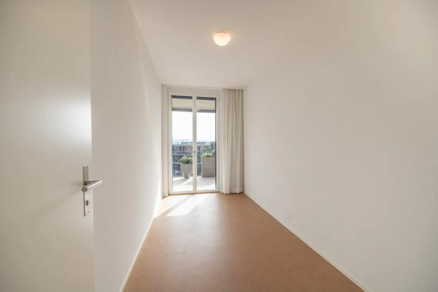 Expérience de vie exclusive : Appartement en attique avec terrasse entourante dans un emplacement recherché - Photo 18 sur 30