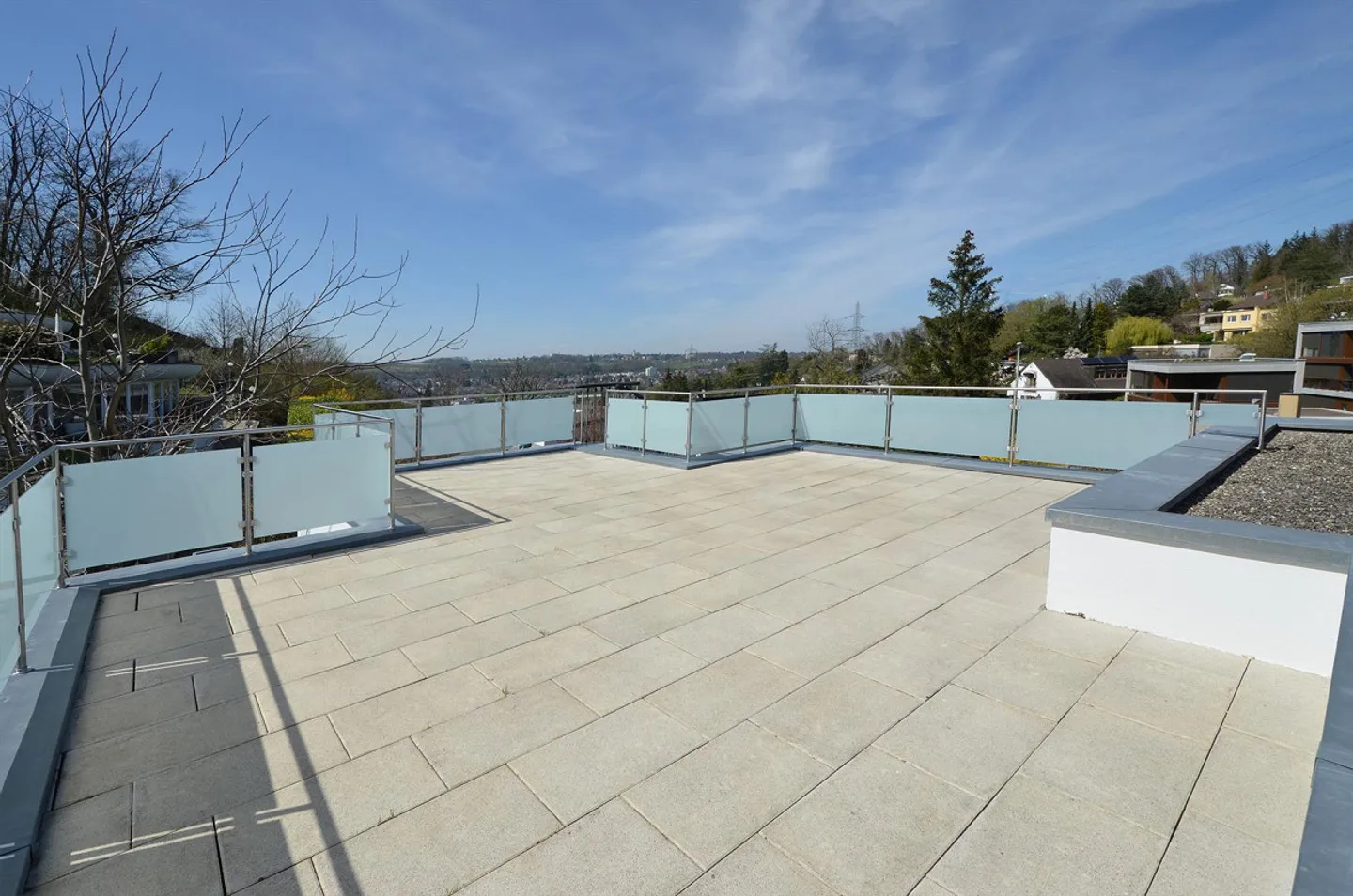 Casa unifamiliare moderna di 4,5 locali in una posizione tranquilla di Münchenstein - Foto 8 di 10