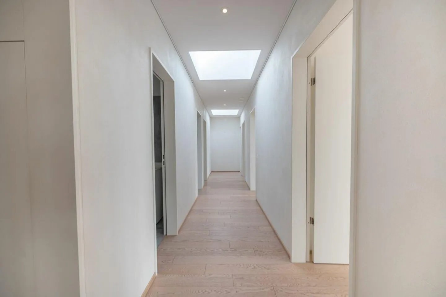 Expérience de vie exclusive : Appartement en attique avec terrasse entourante dans un emplacement recherché - Photo 9 sur 30