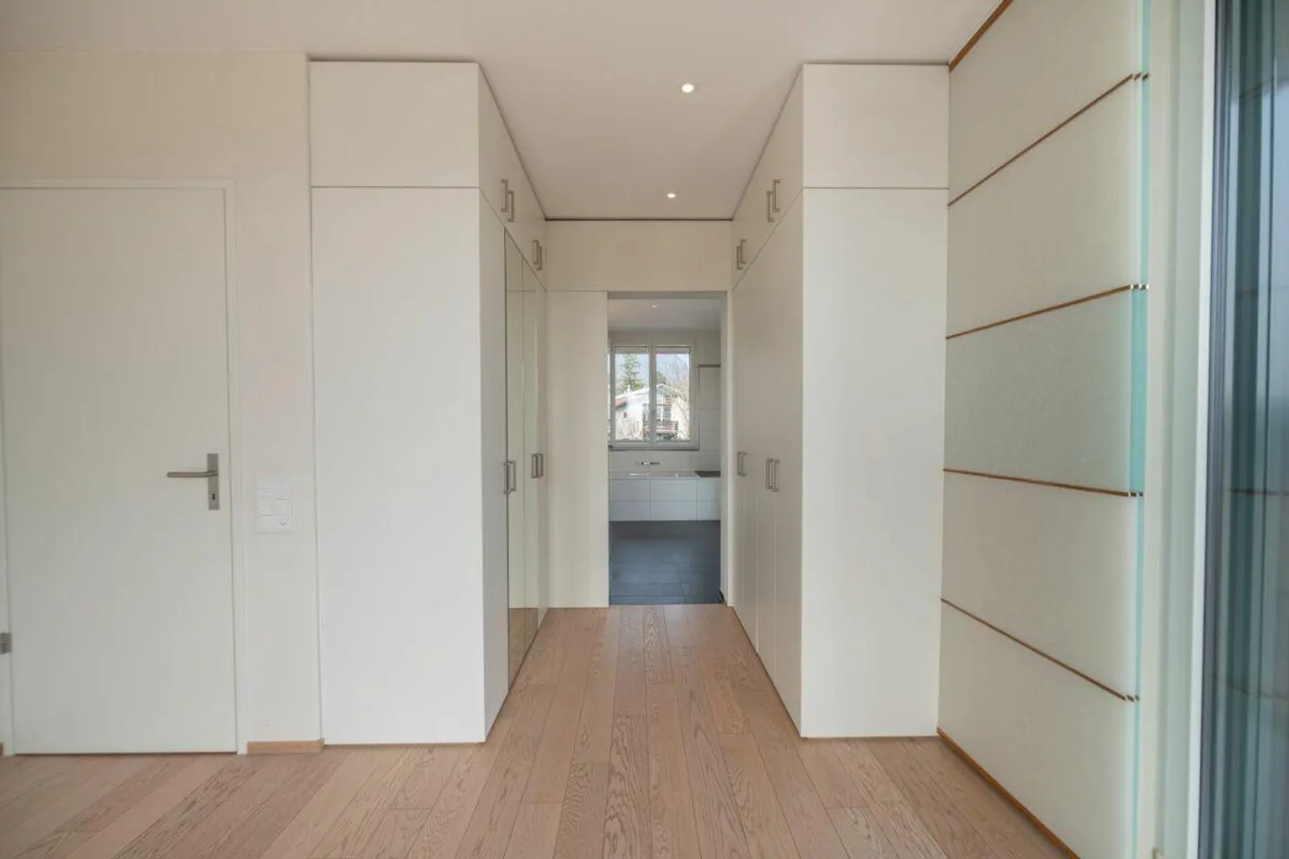 Expérience de vie exclusive : Appartement en attique avec terrasse entourante dans un emplacement recherché - Photo 11 sur 30