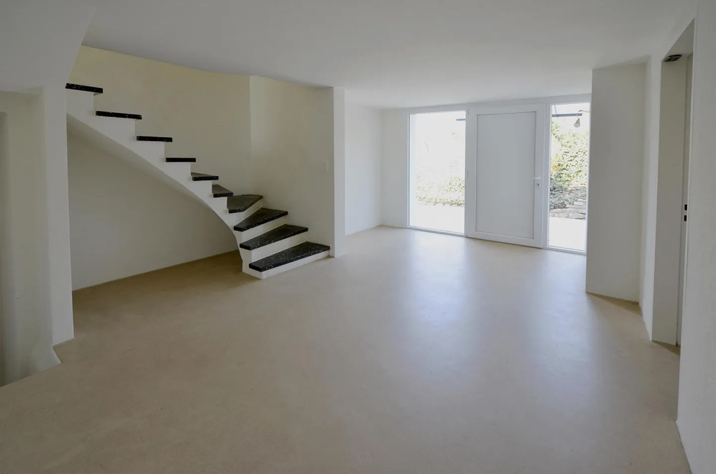 Casa unifamiliare moderna di 4,5 locali in una posizione tranquilla di Münchenstein - Foto 6 di 10