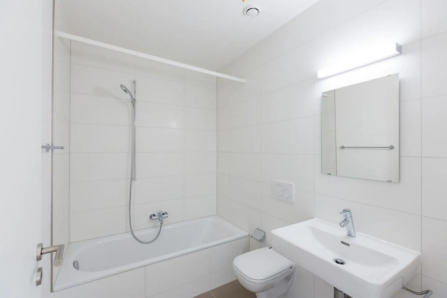 Appartement familial de 4,5 pièces avec deux jardins privés - Photo 6 sur 8