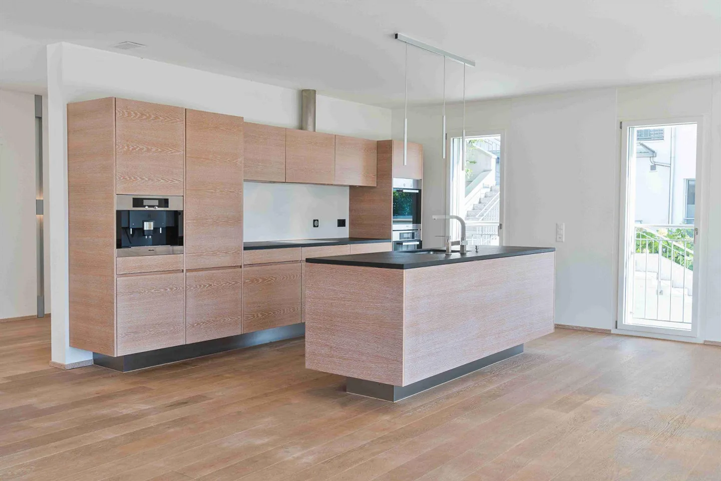 Spacious terrace apartment with studio – Living & Working in Risch - Photo 4 of 9