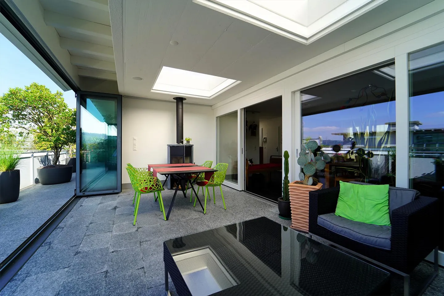 Appartamento attico da sogno di 5,5 stanze con terrazza di 180 m2 a Rotkreuz - Foto 7 di 11