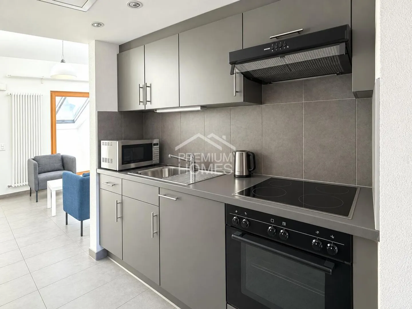 Yield building with 6 apartments and a commercial space - Photo 4 of 9