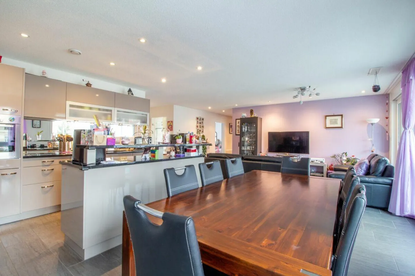 Moderne 4.5 Zimmer Wohnung in Pfungen - Foto 2 von 12