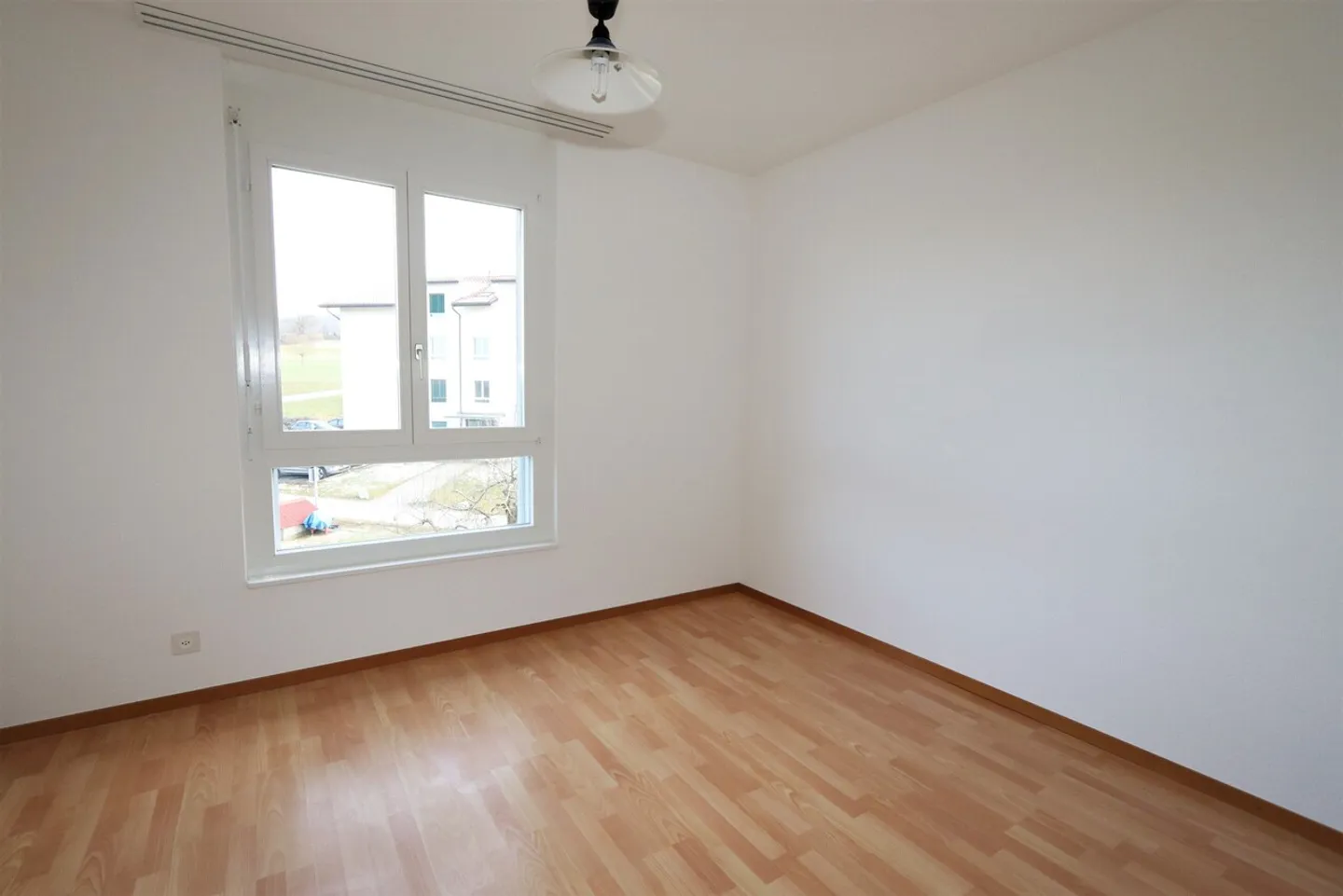 Bright 3.5-room apartment with balcony in Domdidier – Available from 01.02.2026 - Photo 6 of 10