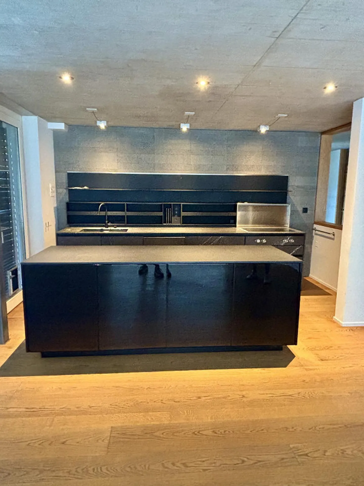 Appartement en terrasse ensoleillé avec vue imprenable sur l'Alpstein - Photo 4 sur 16
