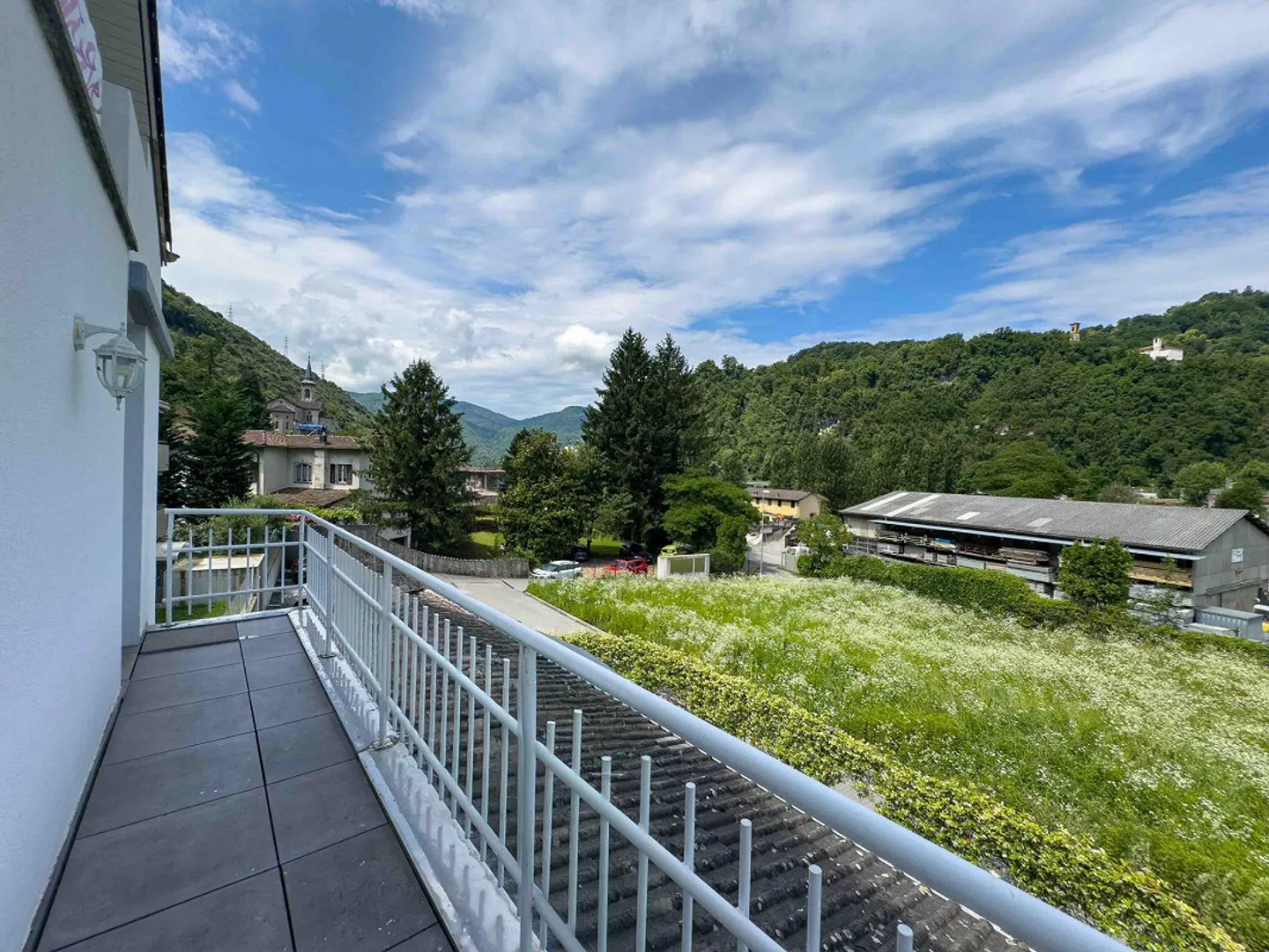 Haus mit großem Garten in Figino, nur wenige Schritte vom See entfernt - Foto 7 von 11