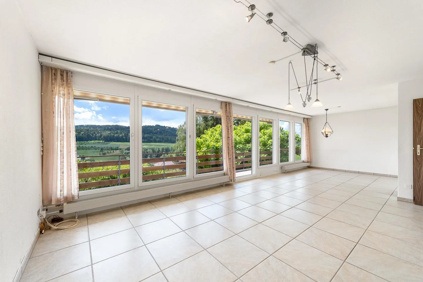 Wunderschönes Einfamilienhaus mit Aussicht - Foto 8 von 14